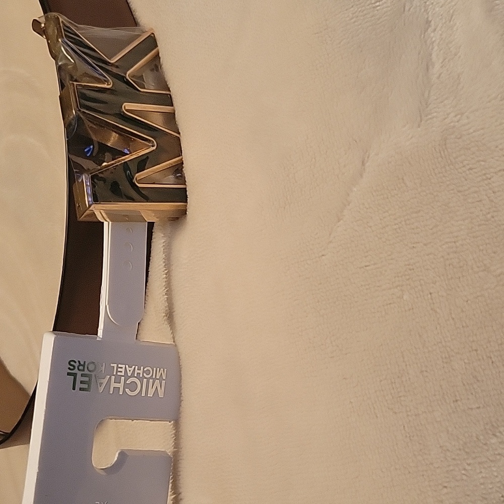 Michael Kors Women's Belt with Gold Buckle - Picture 11 of 12